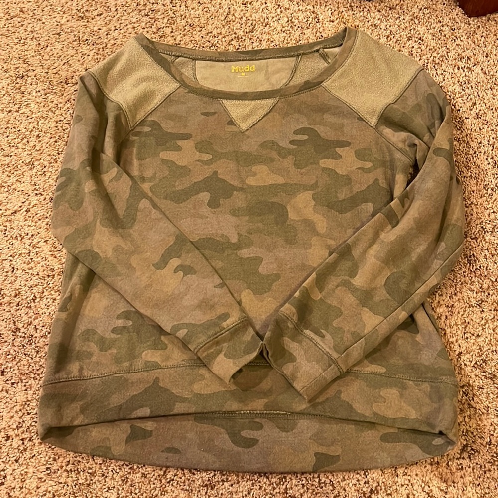 Size Medium Camo Green Long Sleeve Shirt